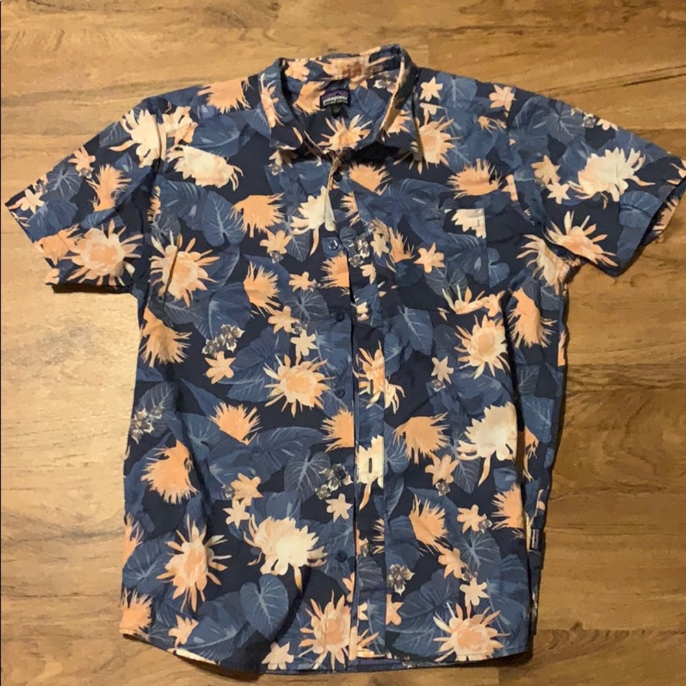 Men’s Patagonia Hawaiian shirt used
